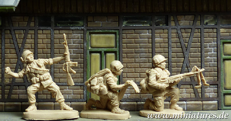 US Infantry in Vietnam with M60 machine gun, and M16 assault rifle.