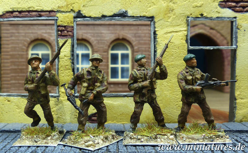 Royal Marine Commandos, 1:72 Revell 02509 conversion.