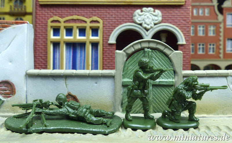 Modern British Infantry, 1995, 1:72 Revell 02519.