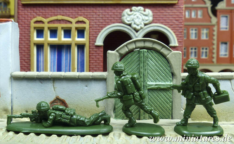 Modern British Infantry, 1995, 1:72 Revell 02519.