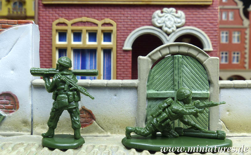 Modern British Infantry, 1995, 1:72 Revell 02519.