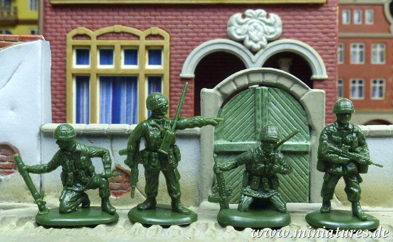 Modern British Infantry, 1995, 1:72 Revell 02519.