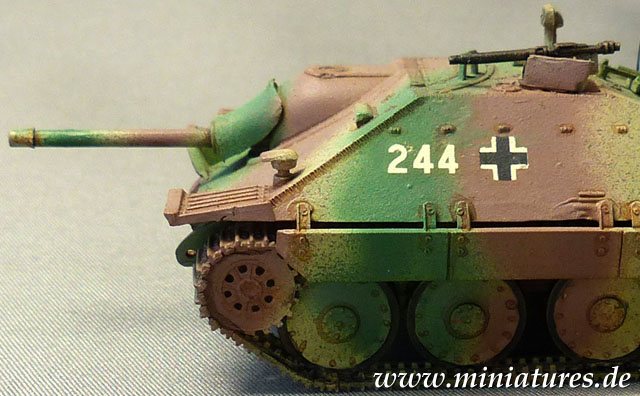 Notek Tarnscheinwerfer on an ESCI Jagdpanzer Hetzer.