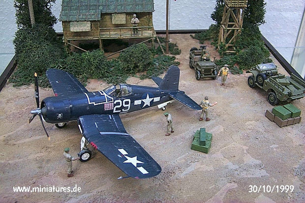 Pacific War Diorama featuring F4 U1 Corsair, 1:72 Revell 04112.