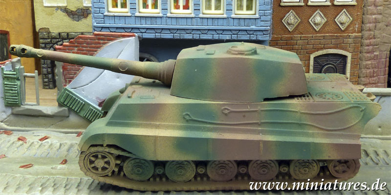 Pz.Kpfw. VI Ausf. B Tiger II with Schmalturm, 1:87 ROCO 134.