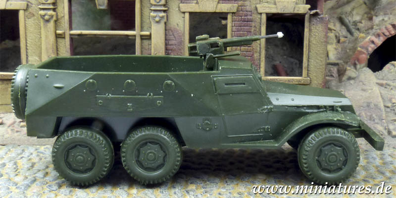 BTR-152 Armoured Personnel Carrier, 1:100 Roskopf 11.