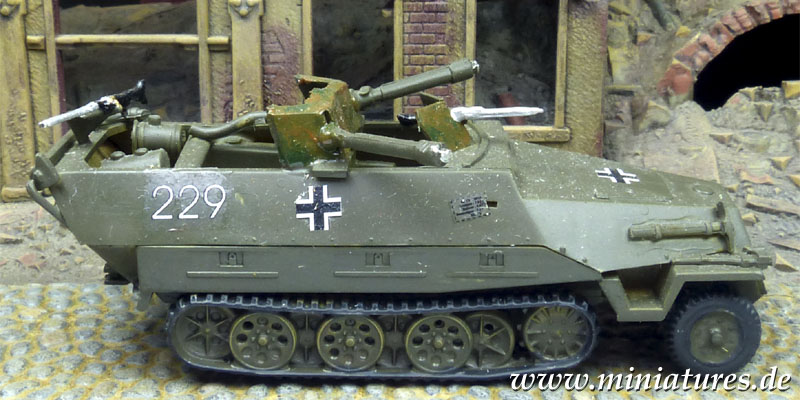 Medium Flamethrower Carrier, Sd.Kfz. 251/16 Ausf. D, 1:87 Trident 90128.