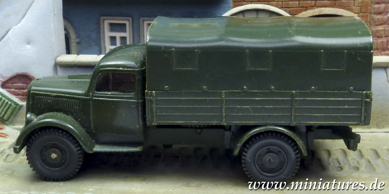 Medium truck 3 t (4×4) Opel Blitz 3,6-6700 A, 1:87 H0 Wiking 3350.